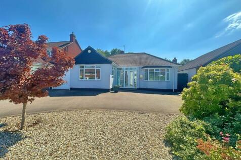 2 bedroom detached bungalow for sale