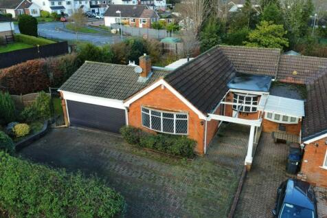 3 bedroom semi-detached bungalow for sale