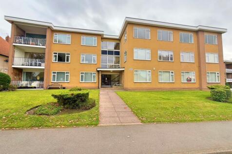 Seymour Gardens, Four Oaks 3 bed flat for sale