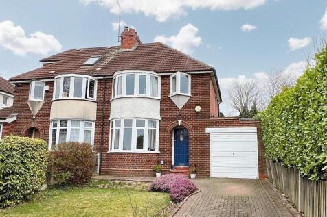Aldridge Road, Streetly, Sutton... 3 bed semi