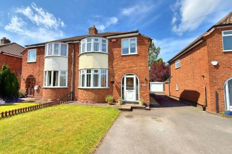 Coniston Road, Streetly, Sutton... 3 bed semi