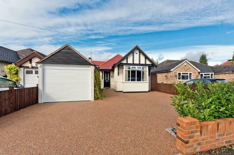 2 bedroom detached bungalow for sale