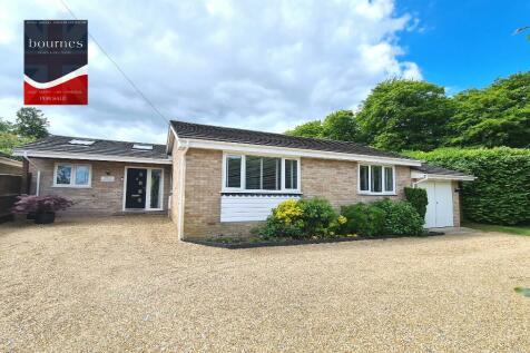 3 bedroom detached bungalow for sale