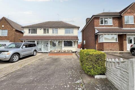 3 bedroom semi-detached house for sale