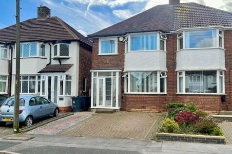 3 bedroom semi-detached house for sale