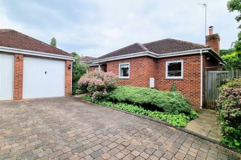 3 bedroom detached bungalow for sale