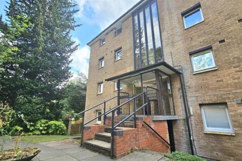 Pages Close, Sutton Coldfield 1 bed flat for sale