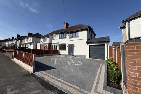 3 bedroom semi-detached house for sale