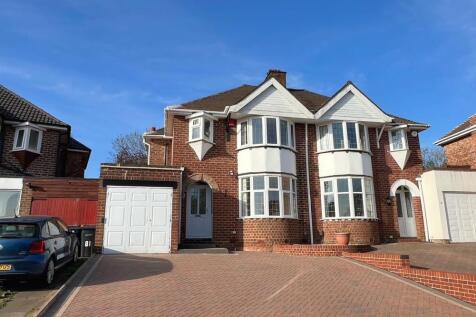 3 bedroom semi-detached house for sale