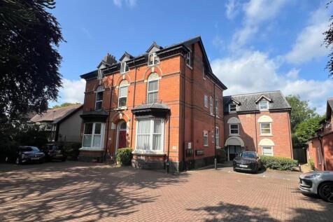 Hollyhurst Court, Birmingham Road 2 bed flat for sale