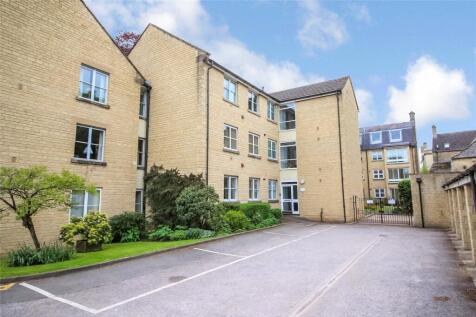 Mullings Court, Cirencester... 2 bed apartment for sale