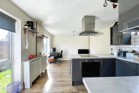 Southgate Mews, Cirencester... 1 bed bungalow for sale