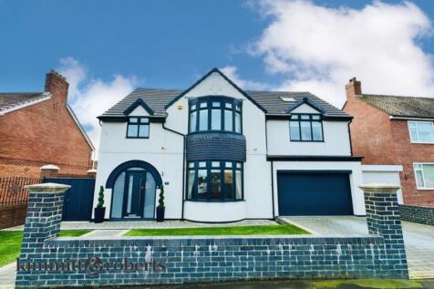 5 bedroom detached house for sale