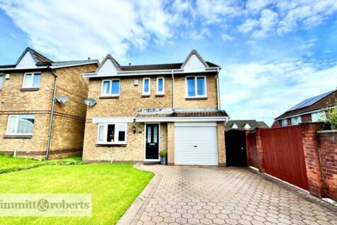 4 bedroom detached house for sale