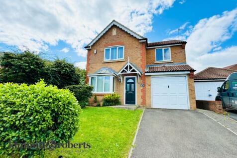 4 bedroom detached house for sale