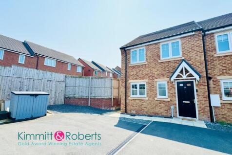 Roseberry Close, Seaham, Durham, SR7 7FA 3 bed semi