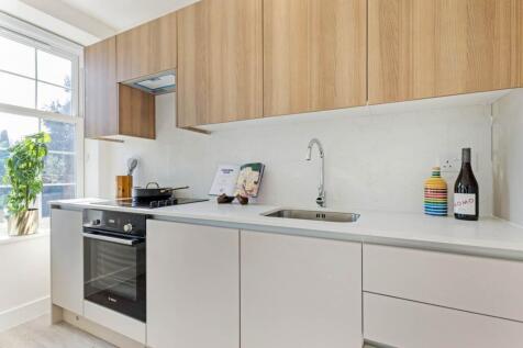 Studio flat for sale