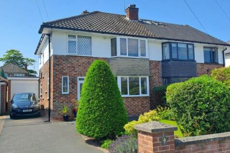 3 bedroom semi-detached house for sale