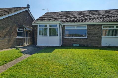 2 bedroom semi-detached bungalow for sale