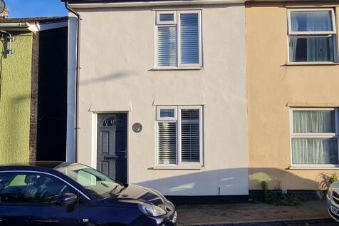 2 bedroom semi-detached house for sale