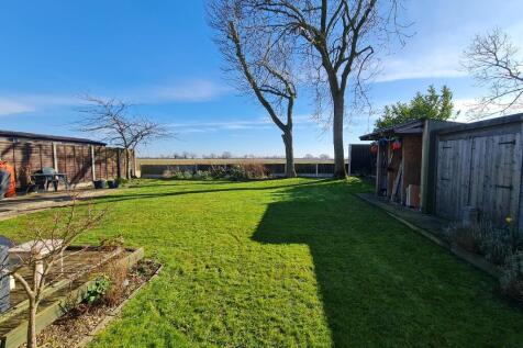 3 bedroom detached bungalow for sale