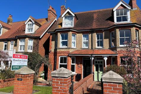 College Hill, Steyning, West Sussex... 3 bed maisonette for sale