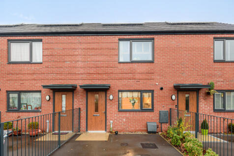 Clowes Street, Manchester, M12 2 bed terraced house for sale