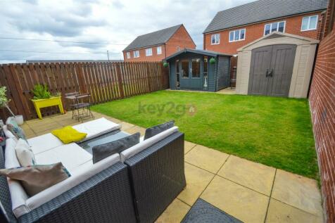 4 bedroom semi-detached house for sale