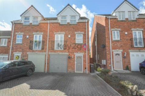 4 bedroom semi-detached house for sale