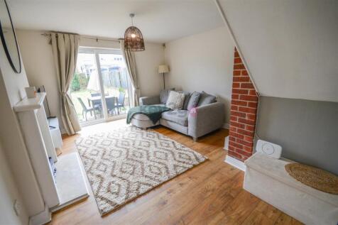 Meadow Gate Avenue, Sothall... 2 bed semi