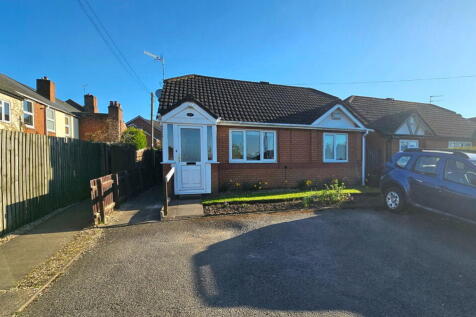 Mount Street, Stourbridge DY8 2 bed detached bungalow for sale