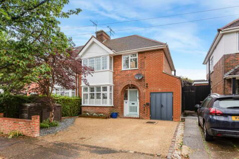 Selwyn Crescent, Hatfield, AL10 4 bed semi