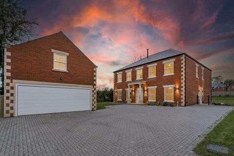 5 bedroom detached house for sale