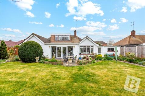 Torrington Close, Chelmsford, Essex, CM1 4 bed semi