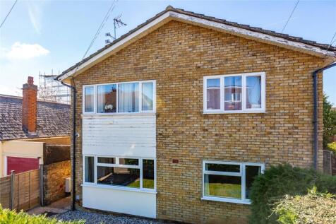 South Primrose Hill, Chelmsford... 2 bed maisonette for sale