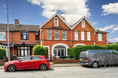 3 bedroom terraced house for sale