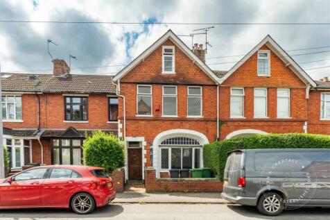 3 bedroom terraced house for sale