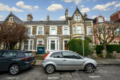 2 bedroom ground floor flat for sale