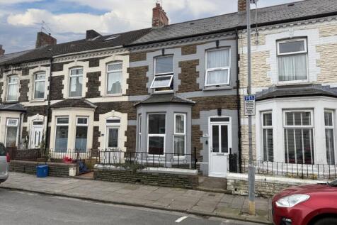 5 bedroom terraced house for sale