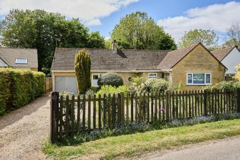Cotswold Dale, Rack End, Standlake, OX29 3 bed detached bungalow for sale