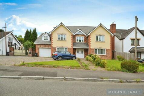 6 bedroom detached house for sale