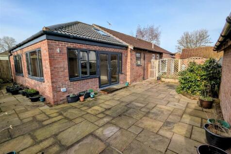 2 bedroom detached bungalow for sale