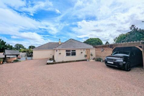 4 bedroom detached bungalow for sale