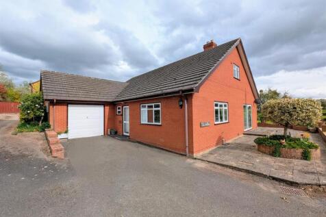 4 bedroom detached bungalow for sale