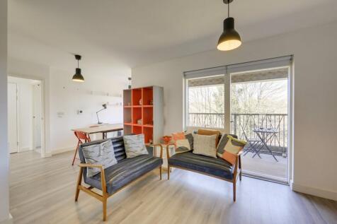 Adenmore Road, Catford, London, SE6 2 bed flat for sale