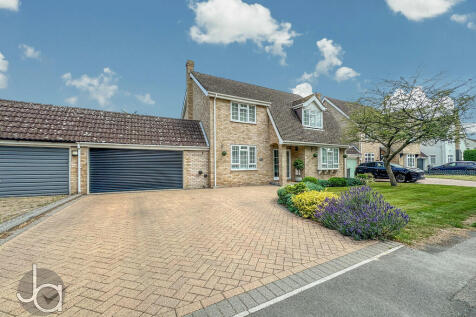 The Old Road, Leavenheath 3 bed link detached house for sale