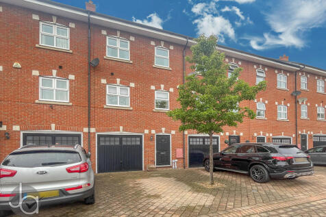 Peache Road, Colchester 3 bed townhouse for sale