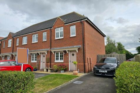 2 bedroom end of terrace house for sale