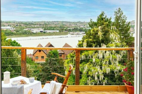 St. Margarets Street, Rochester ME1 4 bed detached house for sale