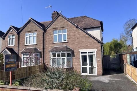 2 bedroom semi-detached house for sale